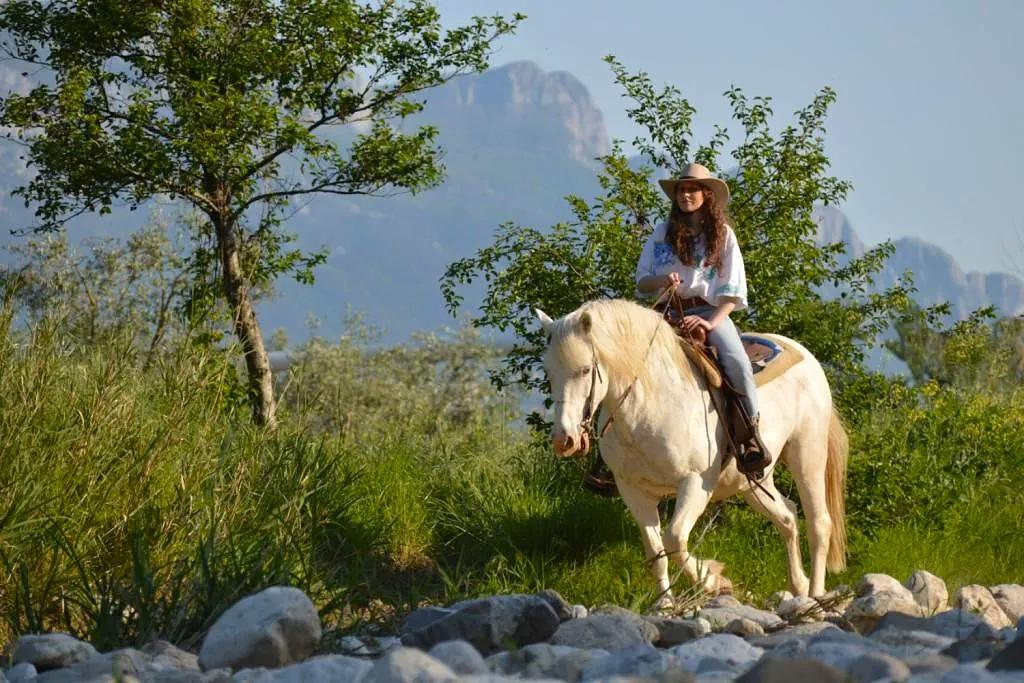 Escursione a cavallo lungo il fiume Sele.