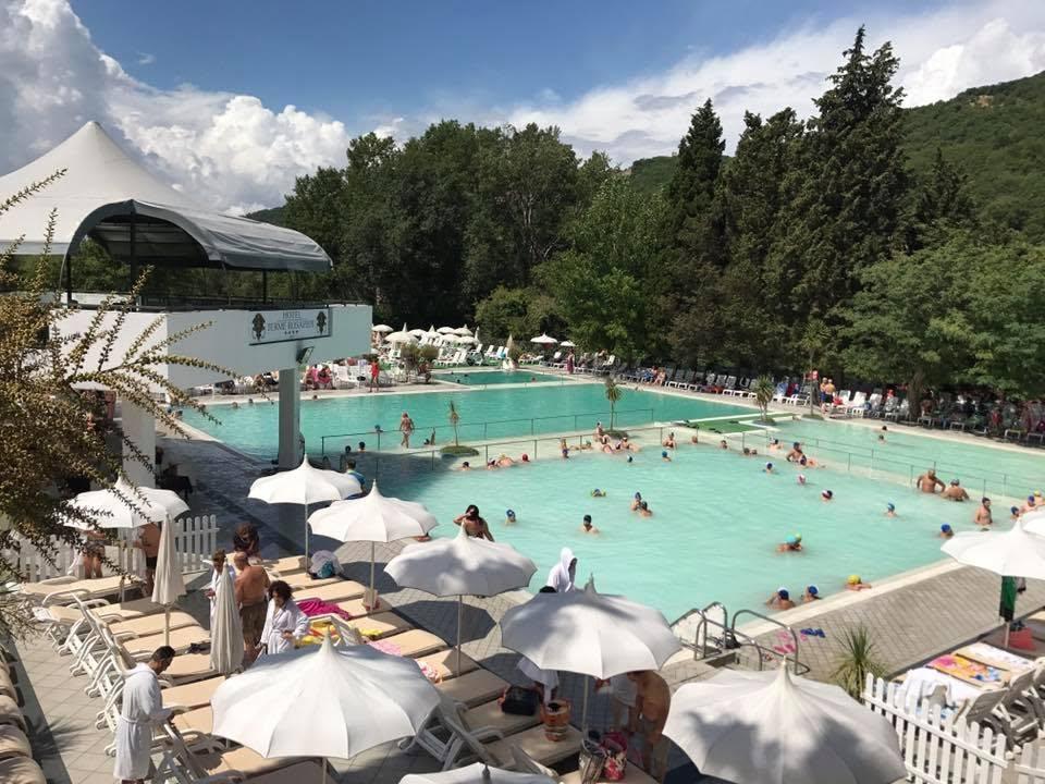 Piscina esterna Hotel Terme Rosapepe.