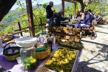 Ein typisches Mittagessen im Agriturismo.