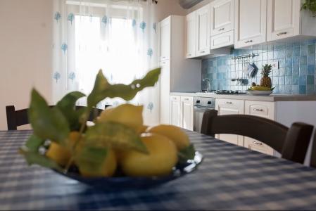 Cucina e soggiorno Tragara House.